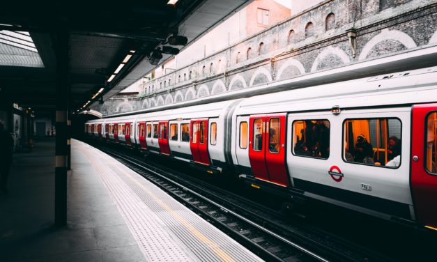 Is this the hour that London’s commuter travel finally peaks?
