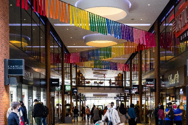 London Designer Outlet signs Lyle & Scott