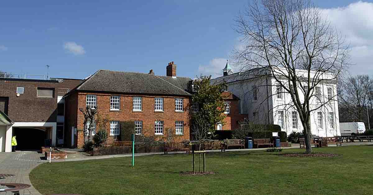 Council to support city centre move for Open University