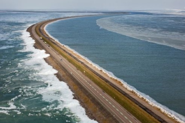 Plans revealed for £2 billion tidal barrage across The Wash