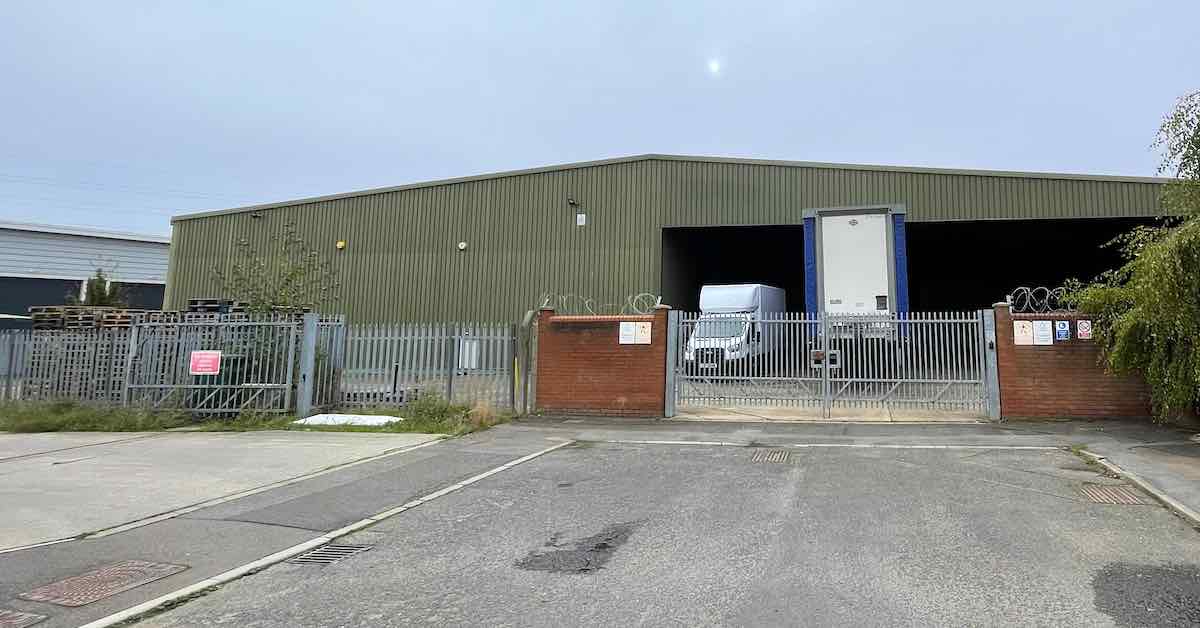 Warehouse sold to private investor