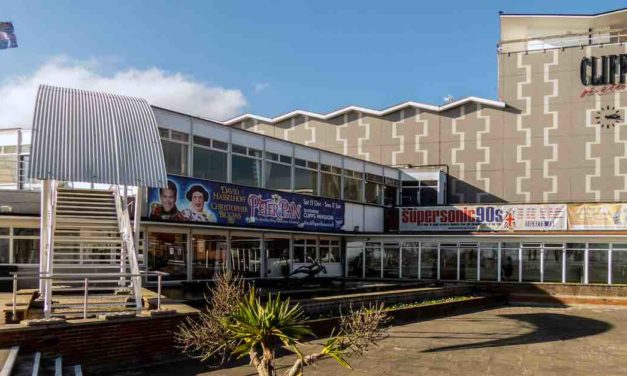 Council re-tenders for theatre upgrade over costs concern