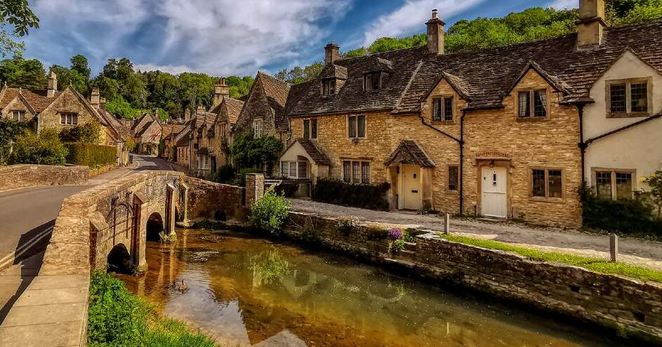 Savills publishes report on prime Cotswolds market