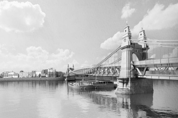Hammersmith Bridge engineers seek permission for truss solution