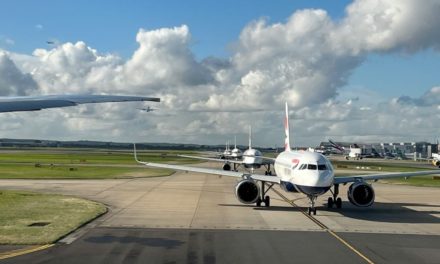 Heathrow plans easterly takeoffs