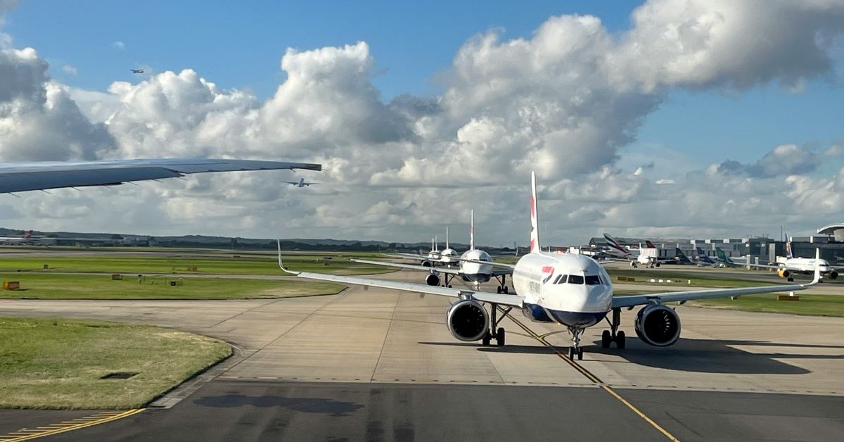 Heathrow plans easterly takeoffs