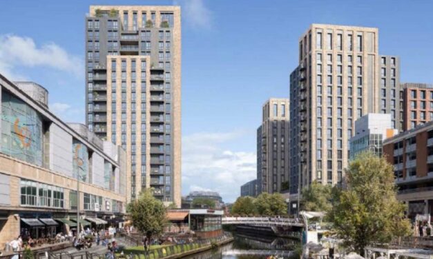 Councillors defer a decision on 400+ flats at The Oracle
